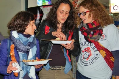 Erlebe cuscos altstadt mit allen sinnen: probier streetfood und marktspezialitäten mit lokalem guide. inklusive snacks, kaffee oder tee und bequemer abholung.