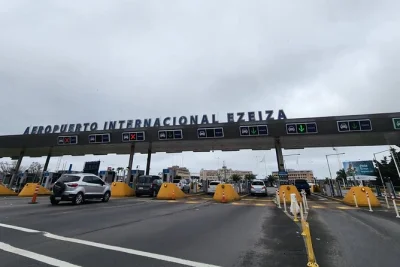 Land at ezeiza and ride into buenos aires with a private transfer, real-time flight tracking, and whatsapp support. includes pickup, wifi, and local driver.