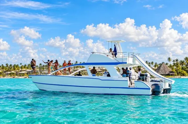 Snorkeling in Punta Cana: Private Catamaran with Open Bar