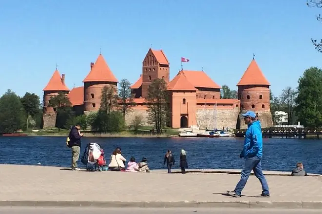 Vilna y castillo de Trakai en tour guiado de día completo
