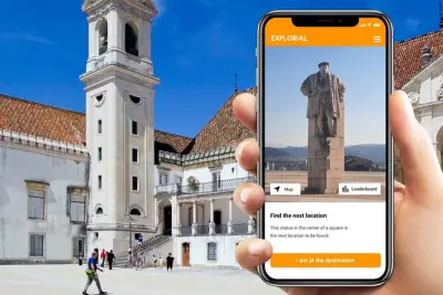 Tour a piedi autoguidato a Coimbra: Enigmi e monumenti