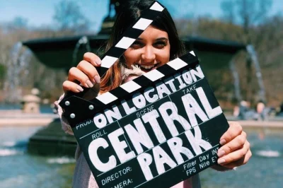 Descubre más de 30 lugares de películas y series en central park con un guía actor. escucha anécdotas únicas y disfruta de opciones de traducción incluidas.