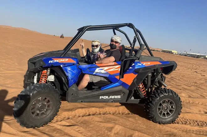 Guida quad e dune buggy nelle dune rosse di Fujairah