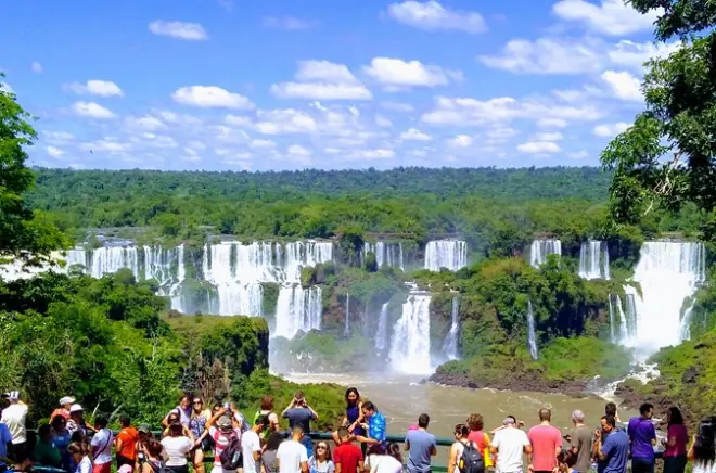 Cataratas del iguazú brasil: Tres sitios en un día con guía privado