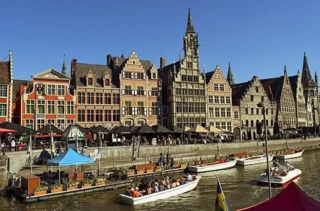 Gent und Brügge Tagesausflug: Privater Guide & Transport
