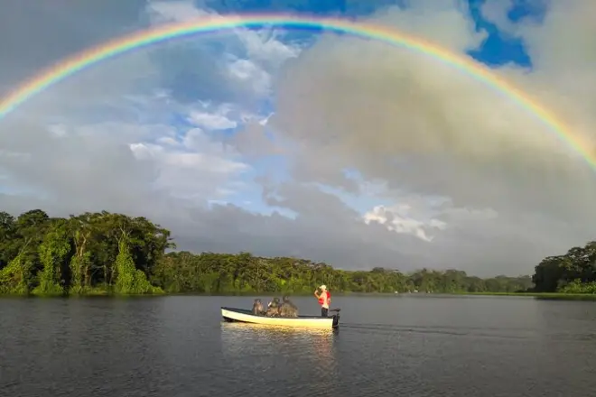 Tour en canoa eléctrica por el parque nacional Tortuguero: 3 horas