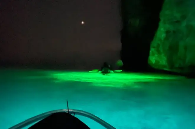 Kayak de nuit à Anguilla : Eaux phosphorescentes et étoiles
