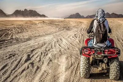 Cuatrimotos en Marsa Alam: Dunas del desierto y aldea beduina