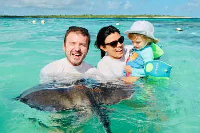 Stingray City Antigua : Nourrissez les raies dans l'eau peu profonde