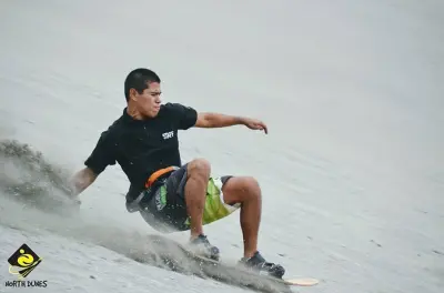 Sandboard em Salaverry: Aprenda a deslizar nas dunas do deserto