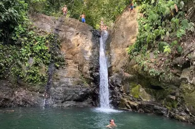 Meraviglie naturali della costa pacifica: Cascate, spiagge e grotte