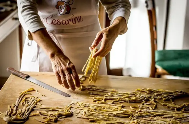 Pasta & Tiramisu Class in Pescara: Cook in a Local Home