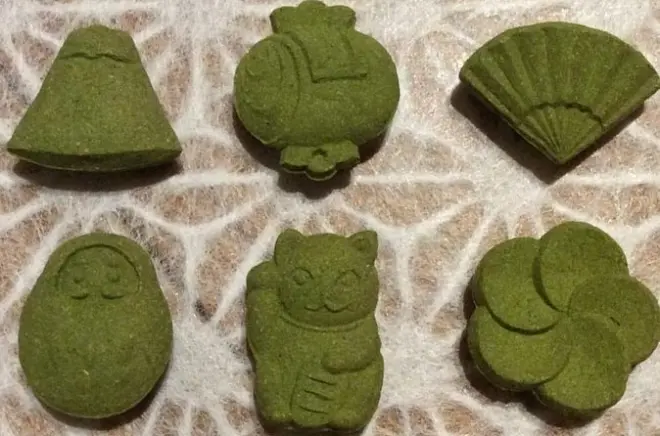 Matcha-Räucherstäbchen herstellen in Uji: Upcycling-Teehandwerkskurs