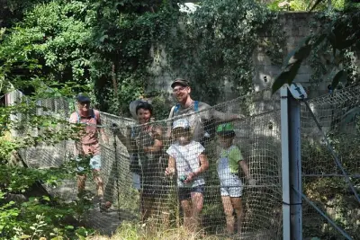 Paseo por las Albères cerca de Perpiñán con aves y ruinas de castillo