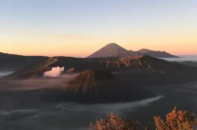 Nascer do sol no Bromo com trilha ao vulcão e Mar de Areia