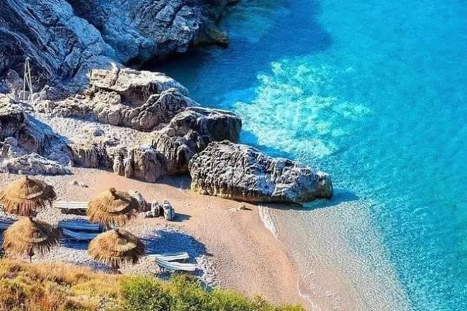 Parasailing a Himara: Sport acquatici sulla Riviera Albanese
