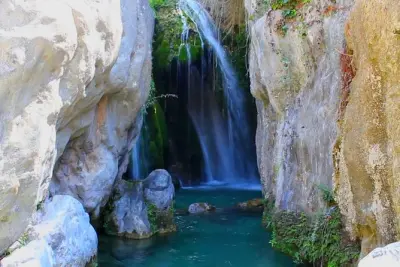 Guadalest et cascades d'Algar : Village pittoresque et chutes d'eau