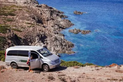 Isla Asinara desde Stintino: Tour de día completo con minivan y baño