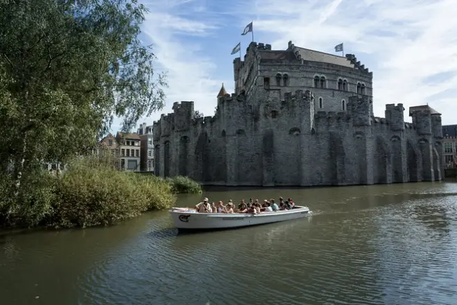 Bootfahrt in Gent: 40 Minuten ab dem mittelalterlichen Hafen