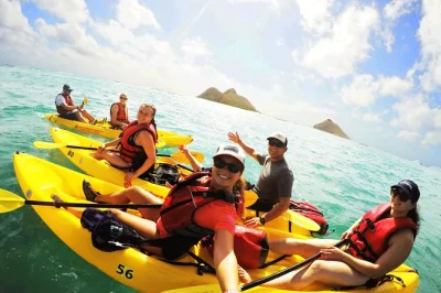 Partez de kailua pour une journée kayak en autonomie : pagayez vers les îles au large, faites du snorkeling dans une eau cristalline et profitez des plages isolées. déjeuner, équipement et option