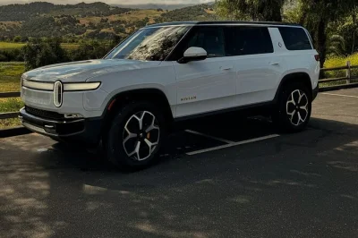 Buchen sie privaten transport in santa barbara, goleta, solvang und mehr. perfekt für hochzeiten, wein-touren, flughafentransfers und gruppenveranstaltungen. für bis zu 27 personen.