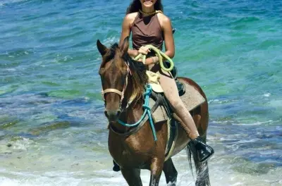 Cavalgada em Aruba: Trilhas no deserto até a piscina natural