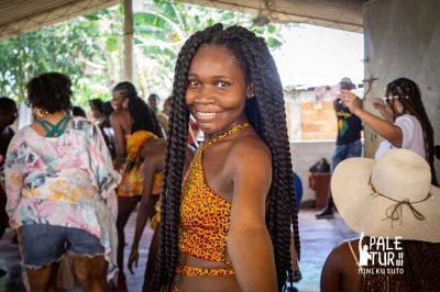 Descubre palenque con un guía local: historia viva, tambores, sabores criollos y ron artesanal. incluye transporte, almuerzo y talleres prácticos.