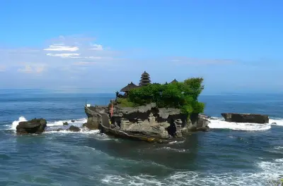 Tanah Lot and Uluwatu Temple Tour Full Day with Dinner