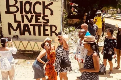 Descubre san basilio de palenque en una excursión desde cartagena con guía local: música, medicina ancestral, murales y almuerzo casero. incluye recogida.