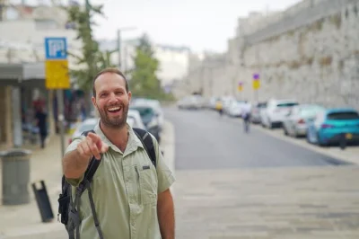 Walk jerusalem’s old city with a local guide, explore the western wall, the church of the holy sepulcher & hidden corners. flexible route with all highlights included.