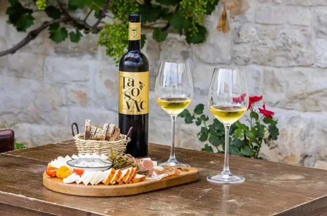 Tour de vinos en Korčula: Prueba Pošip y Grk con guía local