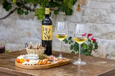Tour de vinos en Korčula: Prueba Pošip y Grk con guía local