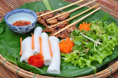 Von hoi an mit dem boot zu grandmas dorf, wo du vietnamesische familienrezepte kochst – inklusive mittagessen und rückfahrt auf dem fluss.