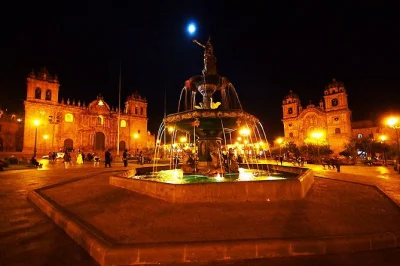 Vive cusco de noche: paseo por mercado local, plaza de armas, observación en planetario y comida peruana tradicional con bebidas. ¡reserva ya!