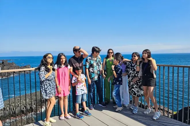 Jeju ab Gangjeong Hafen: Wasserfall, Krater und Haenyeo-Taucherinnen