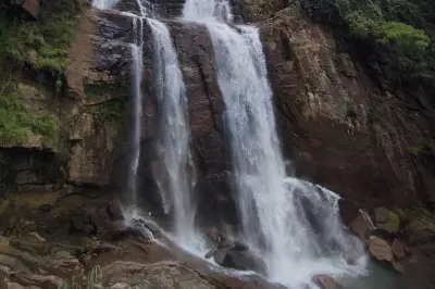 Nuwara Eliya: Cachoeiras e fábrica de chá em tour privado meio dia