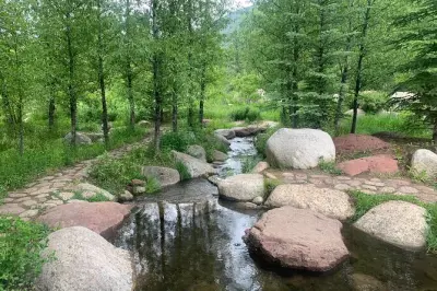 Randonnée détente à East Aspen Hunter Creek sur sentiers riverains