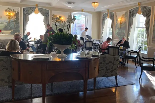 Colonial Williamsburg Breakfast Tour: Before & After Restoration
