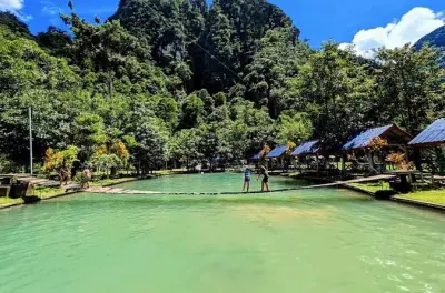 Zipline a Vang Vieng: Grotte, Blue Lagoon 2 e trekking