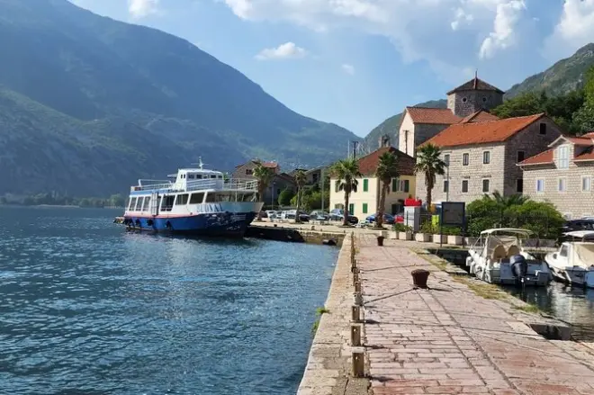 Boka-Bucht ab Budva: Blaue Höhle und Inselstopps