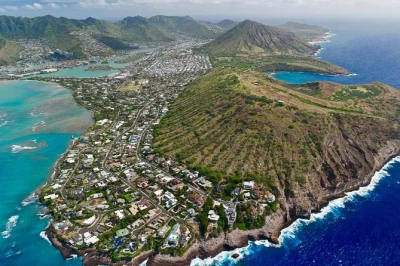 Découvrez oahu en hélicoptère privé avec option portes ouvertes, sièges fenêtres garantis et commentaire local en direct. survolez waikiki, diamond head, north shore et plus encore.