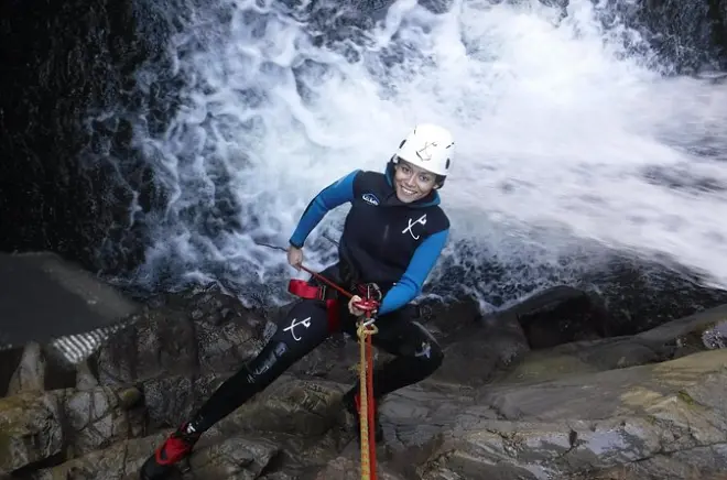 Canyoning alla Riera de Osor: Tecniche di corda per principianti