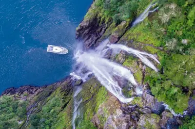 Da Te Anau a Queenstown via Milford Sound: Crociera e pranzo