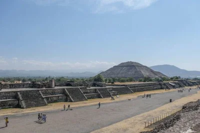 Teotihuacán, basílica de guadalupe y mezcal artesanal: vive pirámides, sabores y fe en un tour desde cdmx con guía, transporte y comida tradicional incluidos.