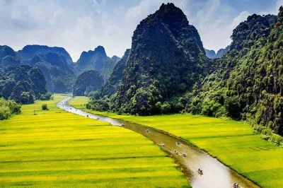 Entdecke ninh binh an einem tag: die alte hauptstadt hoa lu, bootsfahrt in tam coc, fahrradtour durch reisfelder und wanderung zur mua höhle mit panoramablick. jetzt buchen.
