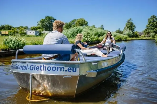 Location de bateau à Giethoorn : Bateaux électriques autonomes