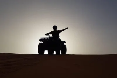 Excursion d’une journée dans les montagnes de l’atlas depuis marrakech avec petit-déjeuner berbère, balade à dos de chameau, trek en mule jusqu’aux cascades et session de quad. une expérien