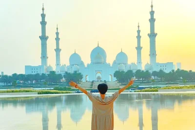 Découvrez abu dhabi avec prise en charge à dubaï, visitez la grande mosquée sheikh zayed, flânez au village du patrimoine et faites une pause photo à ferrari world. réservez votre excursion d�