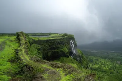 Pune to Lonavala tour: Private vehicle, 5 stops