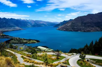 Tour de Wanaka a Queenstown en minibus pequeño con guía